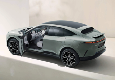 長(zhǎng)安汽車(chē)戰(zhàn)略轉(zhuǎn)型加速 阿維塔轎跑新品即將亮相，年目標(biāo)鎖定10萬(wàn)輛